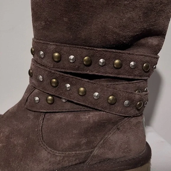 UGG Boots - Picture 6 of 16